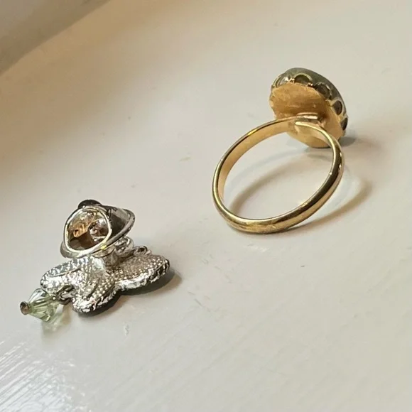 Sparkly Butterfly Pin Green Dangling Bead and Green Faux Stone Ring 7/8” x 7/8” - Picture 3 of 5